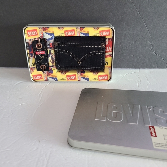 Levi's set trifold wallet and key fob - Picture 1 of 6